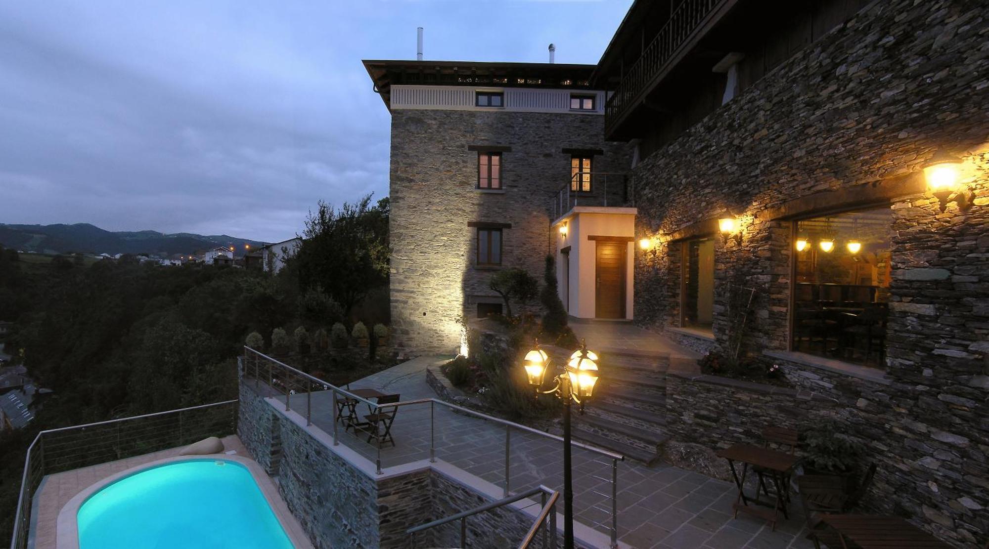 Casona El Gurugu Hotel Luarca Luaran gambar