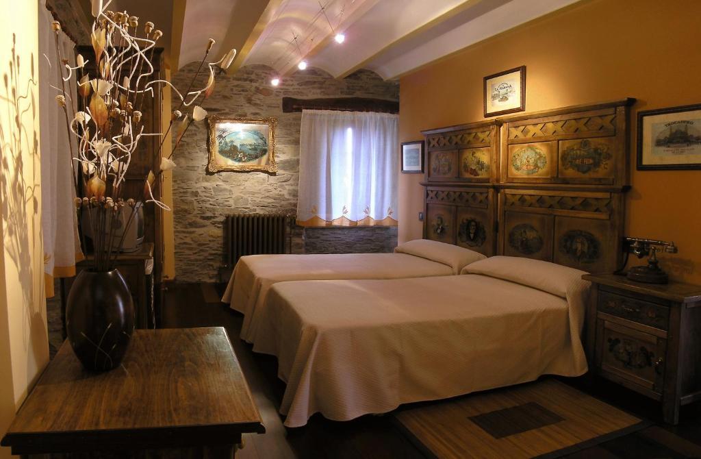 Casona El Gurugu Hotel Luarca Bilik gambar
