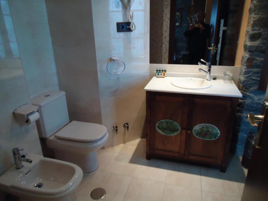 Casona El Gurugu Hotel Luarca Bilik gambar