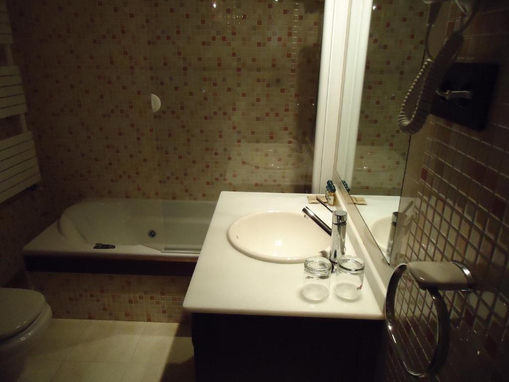 Casona El Gurugu Hotel Luarca Bilik gambar