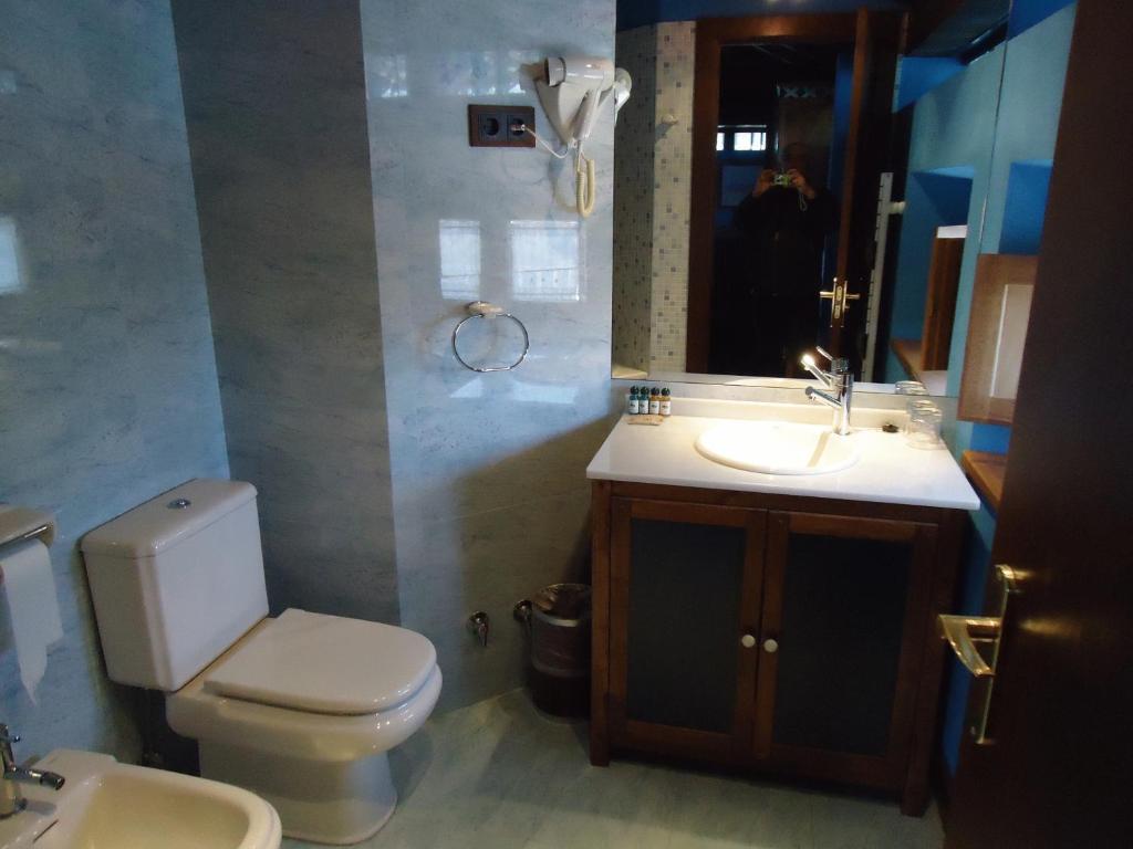 Casona El Gurugu Hotel Luarca Bilik gambar